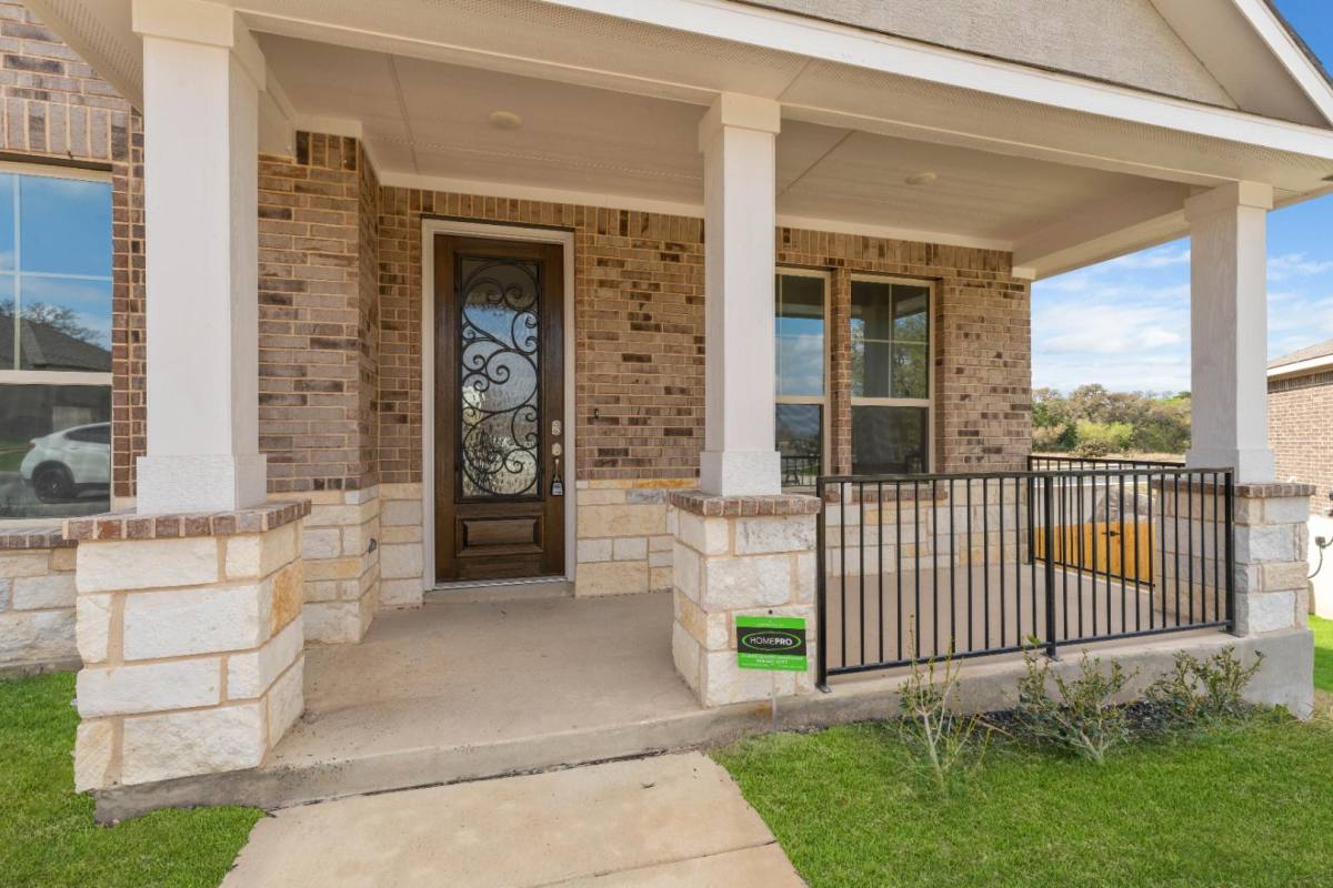 House for rent at 423 Montessa Park, San Antonio, TX 78253
