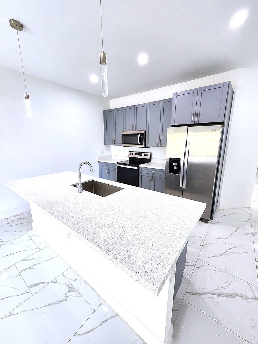 Townhouse for rent at 4654 28th St SW, Lehigh Acres, FL 33973