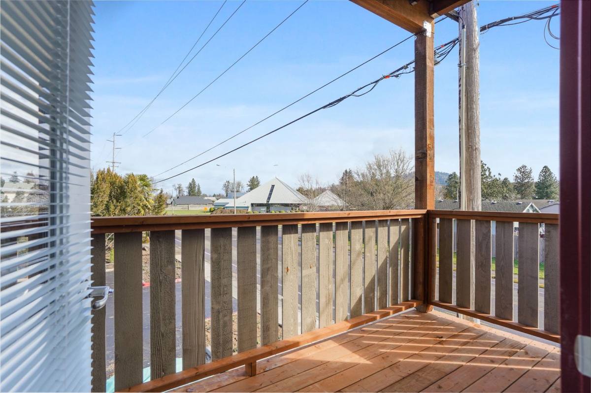 Apartment for rent at 260 16th St, Reedsport, OR 97467