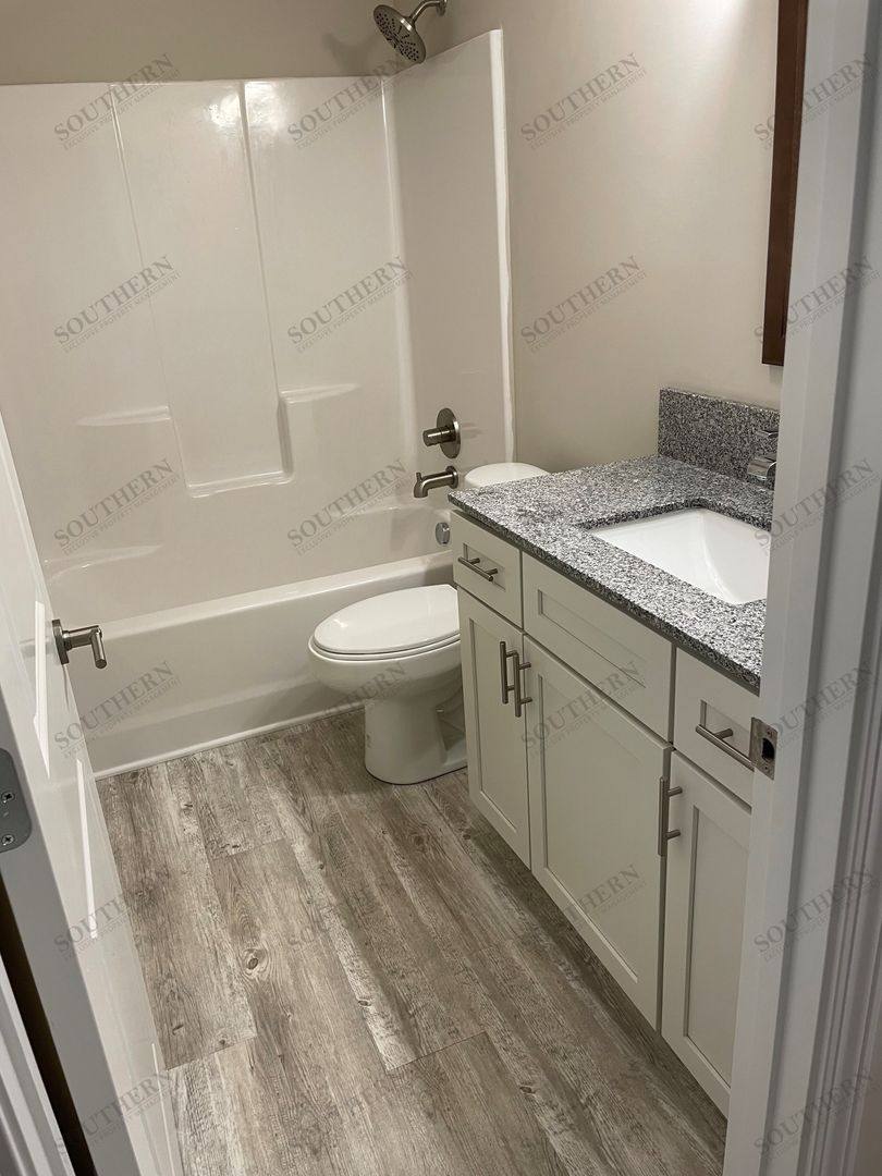 Apartment for rent at 550 Winfield Dr, Bowling Green, KY 42103