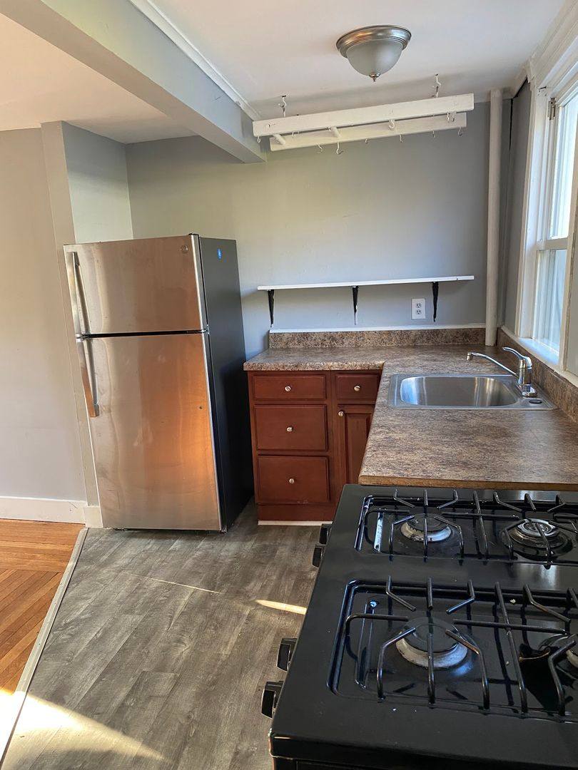 Apartment for rent at 229 Dwight St, New Haven, CT 06511