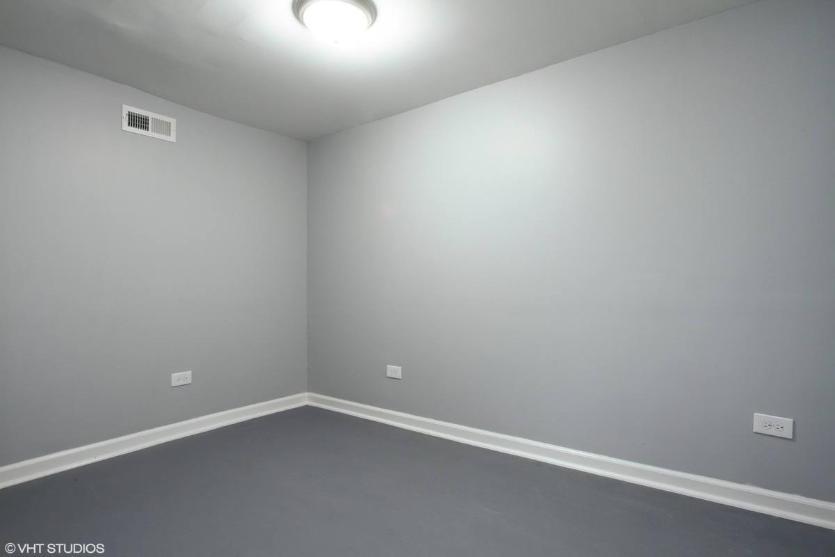 House for rent at 6225 S Indiana Ave, Chicago, IL 60637