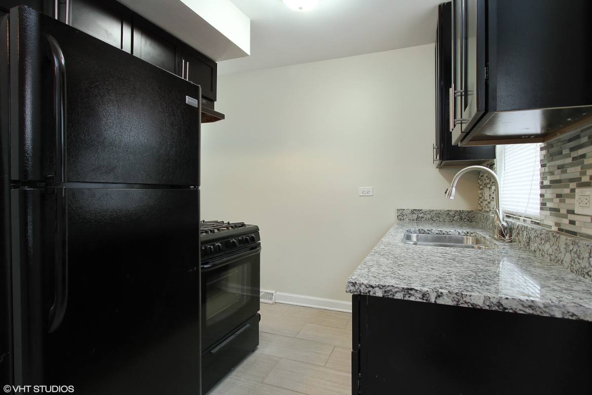 House for rent at 6225 S Indiana Ave, Chicago, IL 60637
