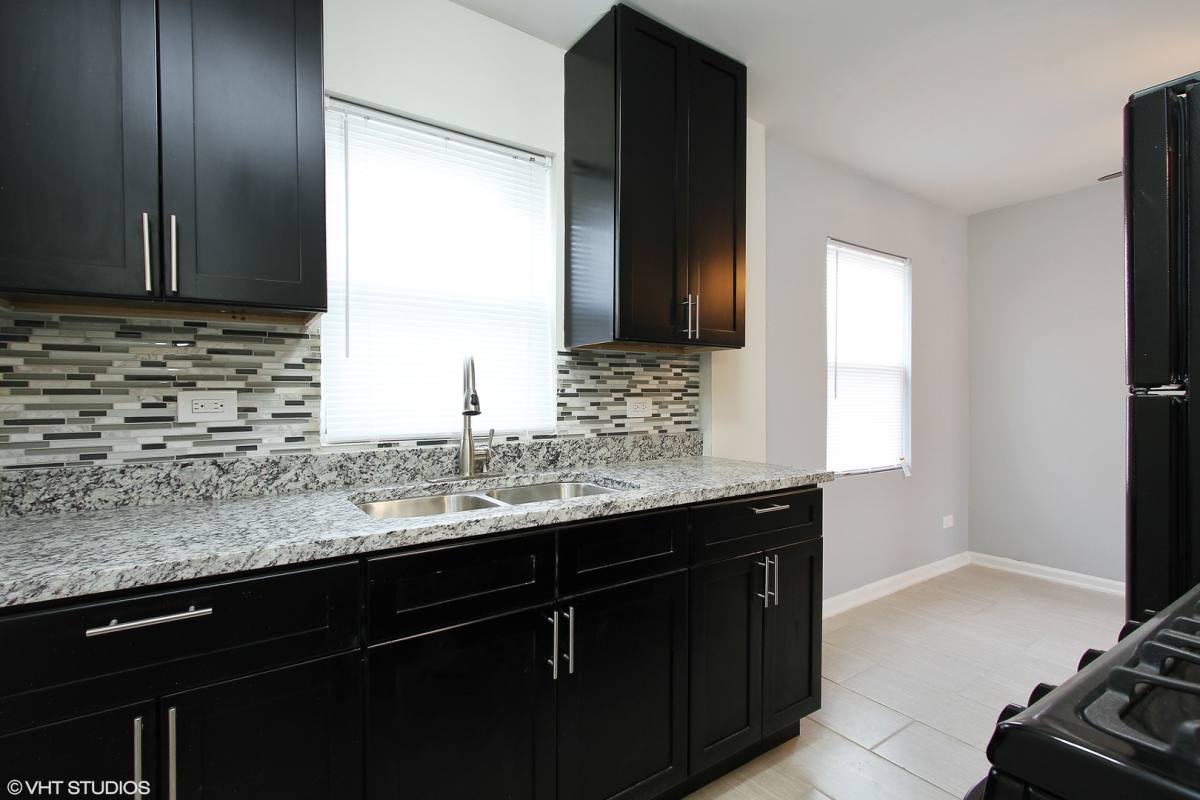 House for rent at 6225 S Indiana Ave, Chicago, IL 60637