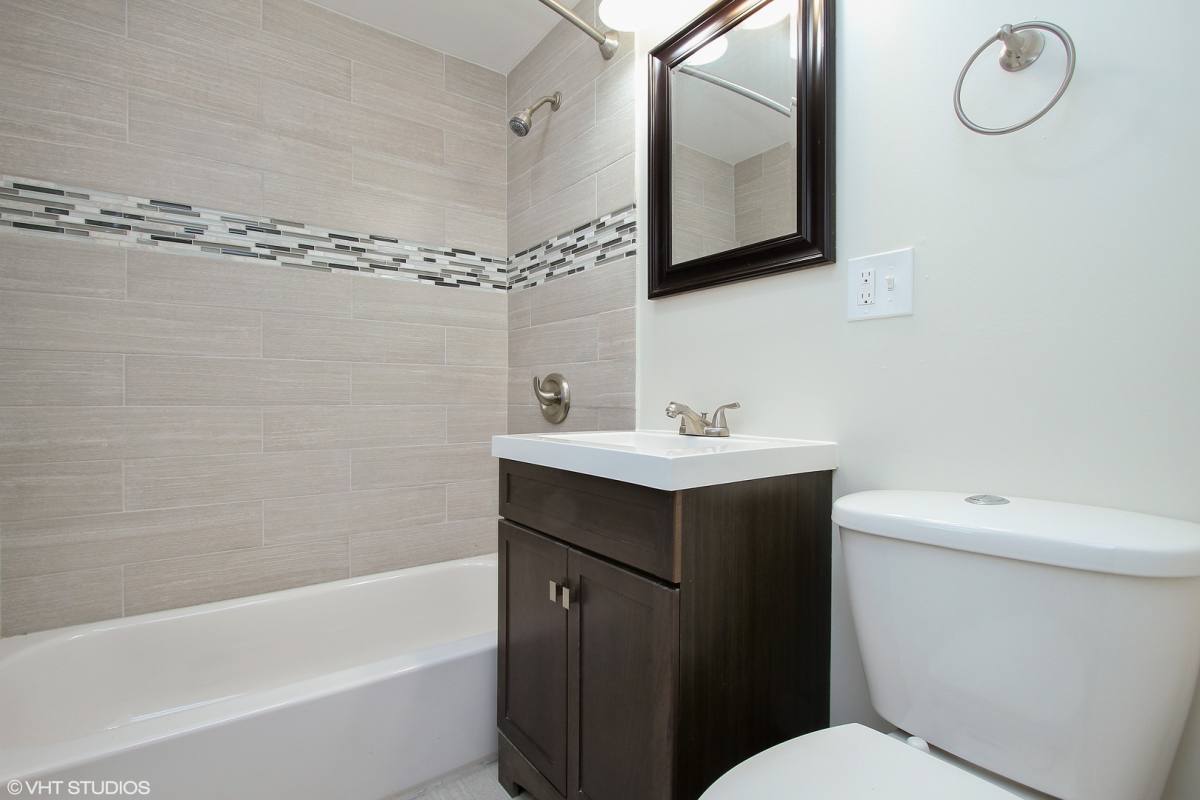 House for rent at 6225 S Indiana Ave, Chicago, IL 60637