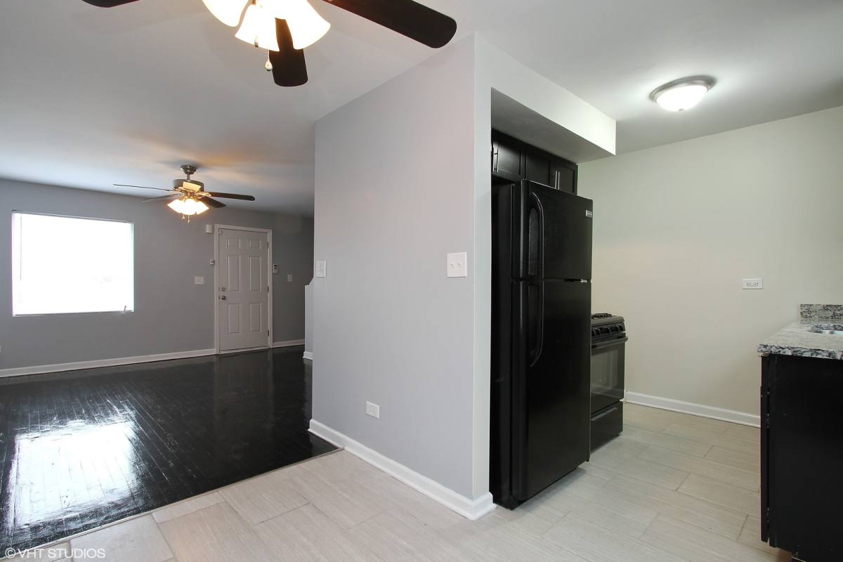 House for rent at 6225 S Indiana Ave, Chicago, IL 60637