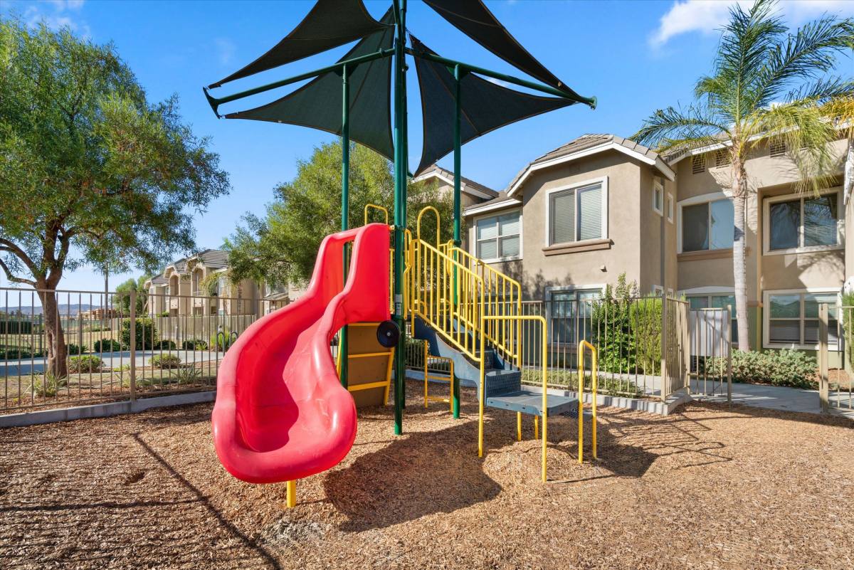 Apartment for rent at 1881 S Santa Fe Ave, San Jacinto, CA 92583