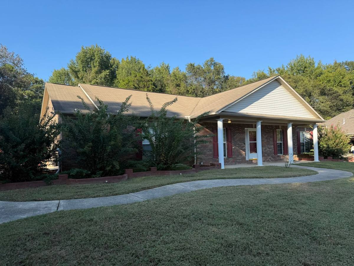 House for rent at 242 Turtle Creek Dr, Huntsville, AL 35806
