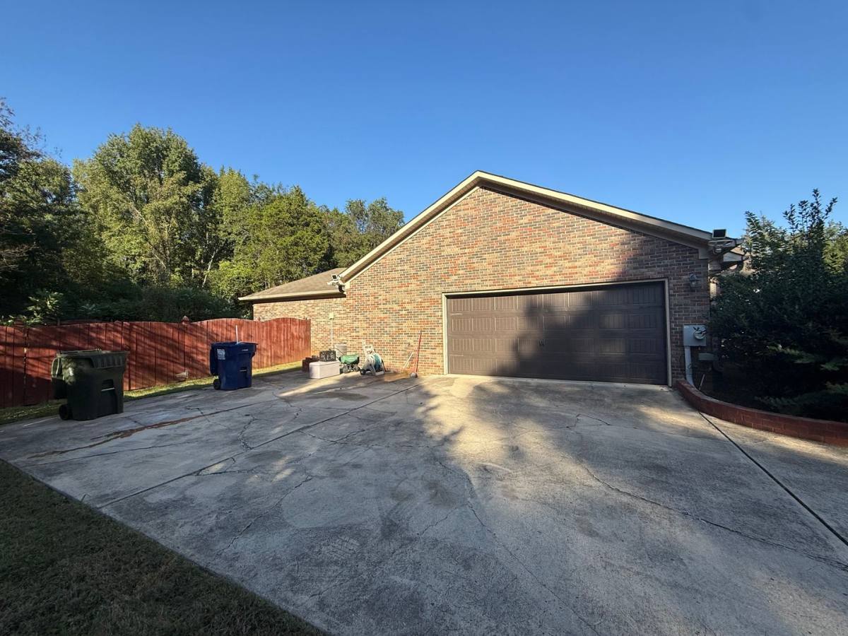 House for rent at 242 Turtle Creek Dr, Huntsville, AL 35806