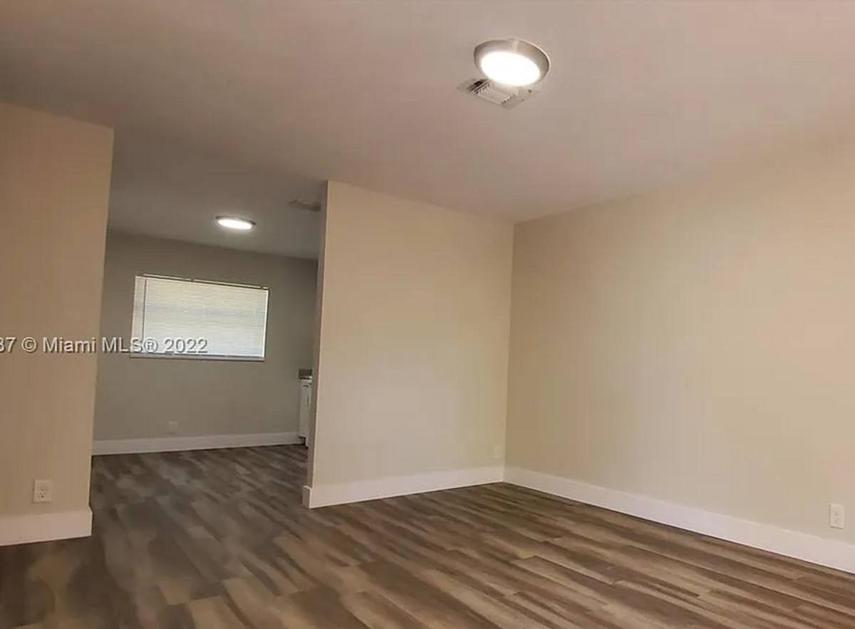 Apartment for rent at 450 SW 2nd St, Pompano Beach, FL 33060