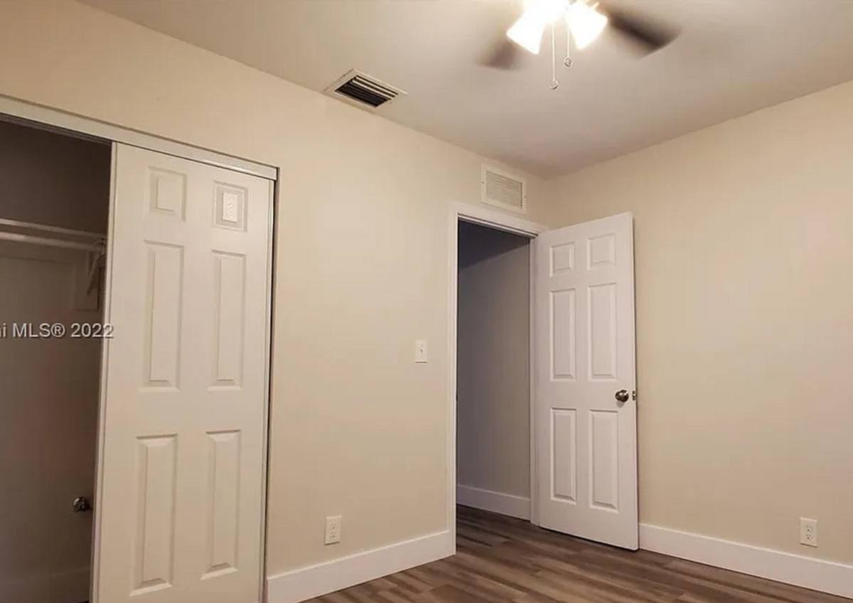Apartment for rent at 450 SW 2nd St, Pompano Beach, FL 33060
