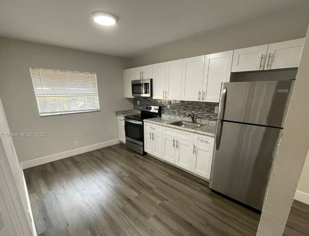 Apartment for rent at 450 SW 2nd St, Pompano Beach, FL 33060
