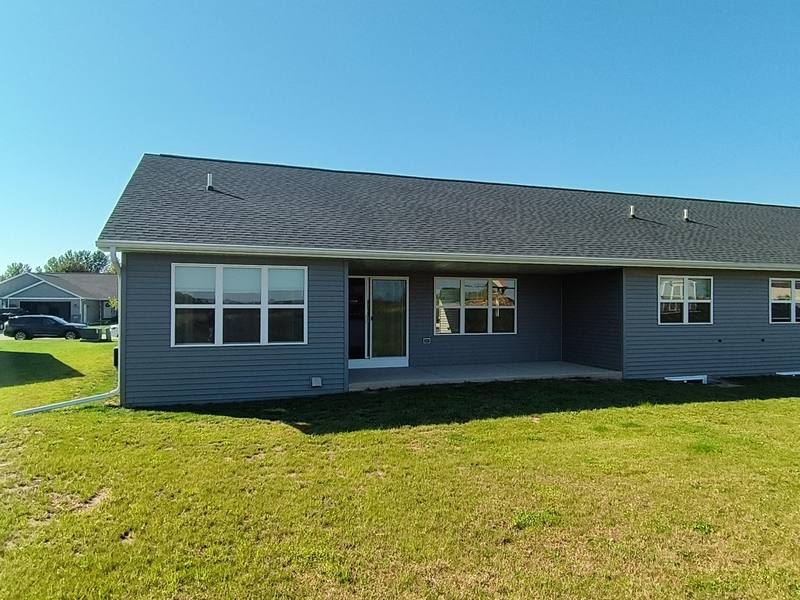 449 451 Longwood Lane, Wrightstown, WI 54180