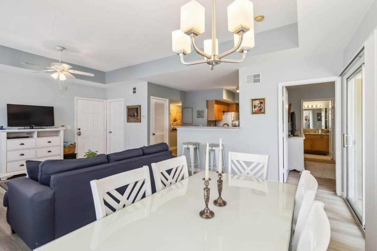 Apartment for rent at 1030 Villagio Circle, Sarasota, FL 34237