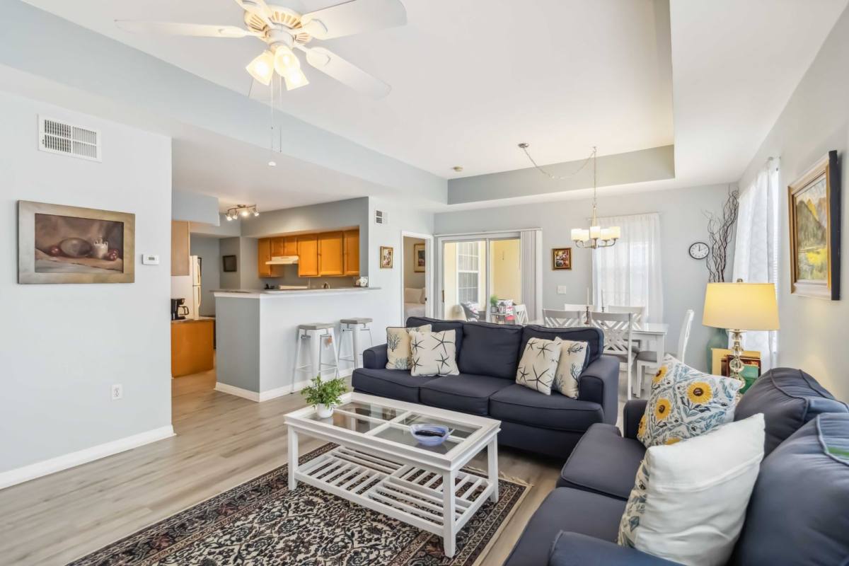 Apartment for rent at 1030 Villagio Circle, Sarasota, FL 34237