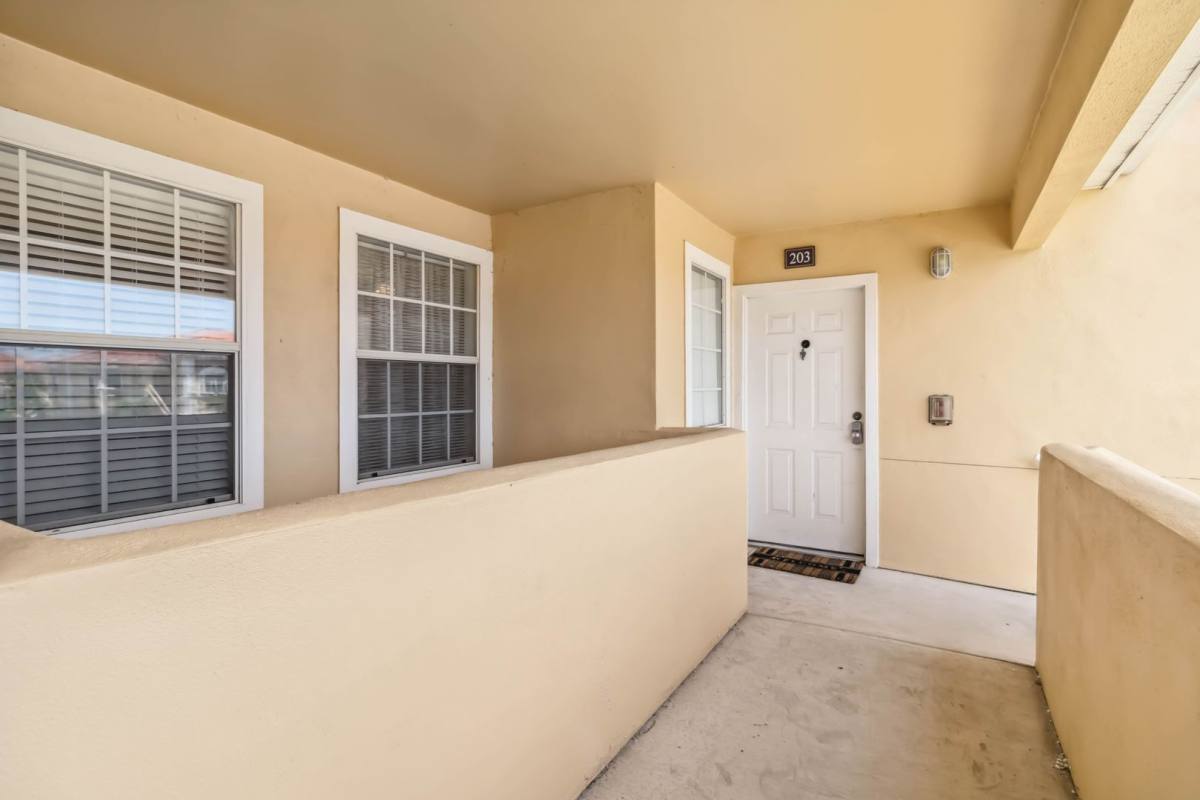 Apartment for rent at 1030 Villagio Circle, Sarasota, FL 34237