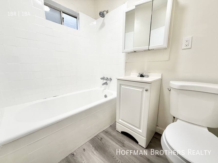 Apartment for rent at 540 W 49th St, Los Angeles, CA 90037