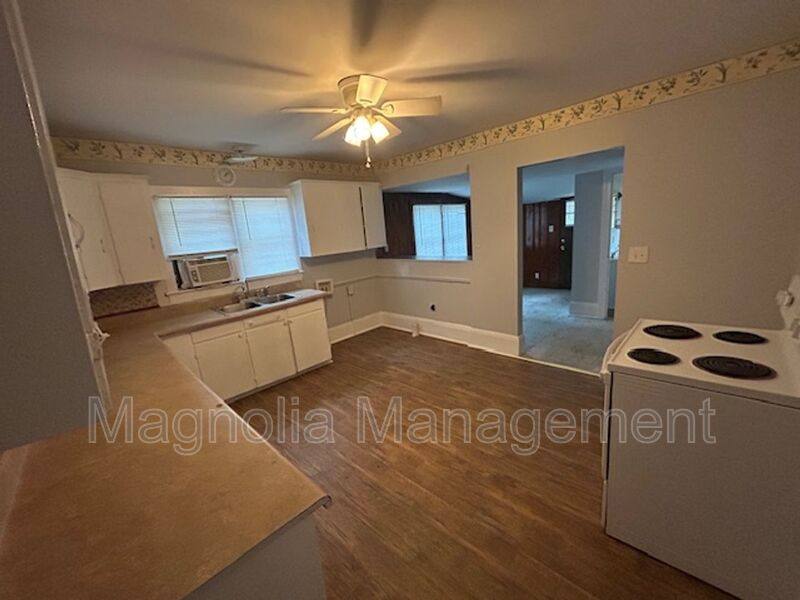House for rent at 241 Davis St, Henderson, NC 27536
