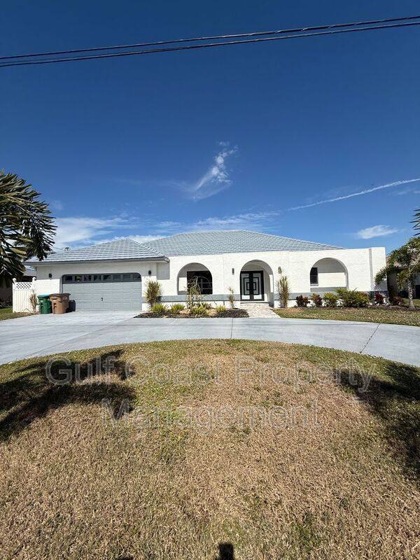 House for rent at 711 SE 33rd Terrace, Cape Coral, FL 33904