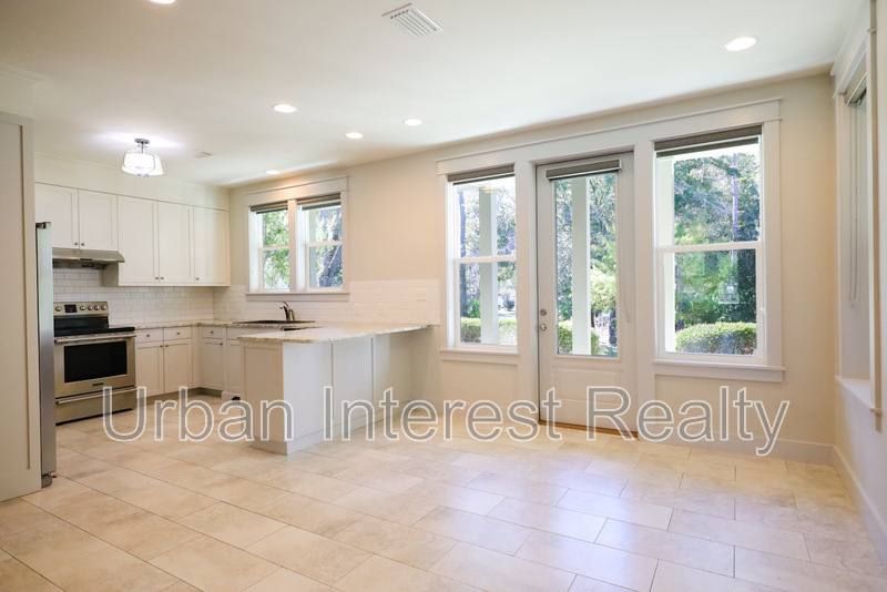 Townhouse for rent at 15 Palm St #B, Freeport, FL 32439
