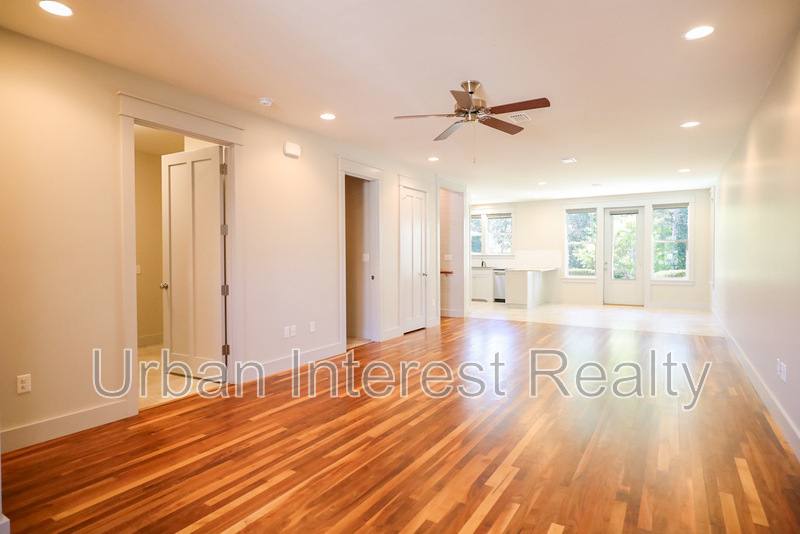 Townhouse for rent at 15 Palm St #B, Freeport, FL 32439