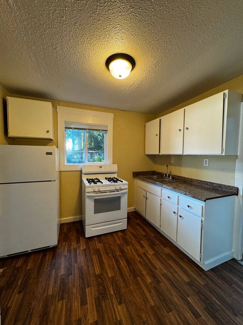 Apartment for rent at 14860 River Rd, Guerneville, CA 95446