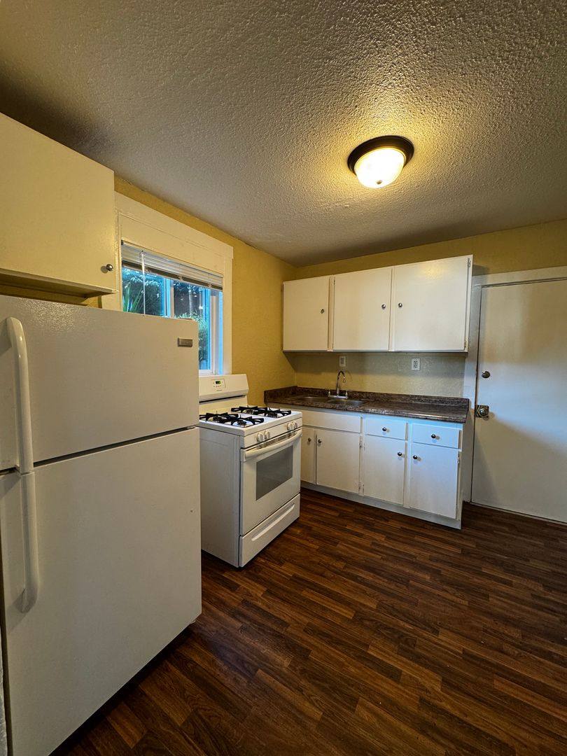 Apartment for rent at 14860 River Rd, Guerneville, CA 95446
