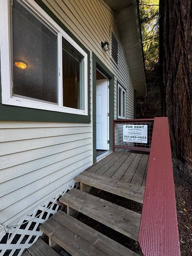 Apartment for rent at 14860 River Rd, Guerneville, CA 95446