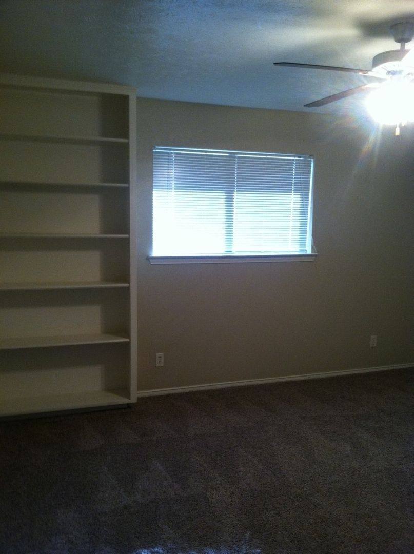 Apartment for rent at 930 W Sycamore St, Denton, TX 76201