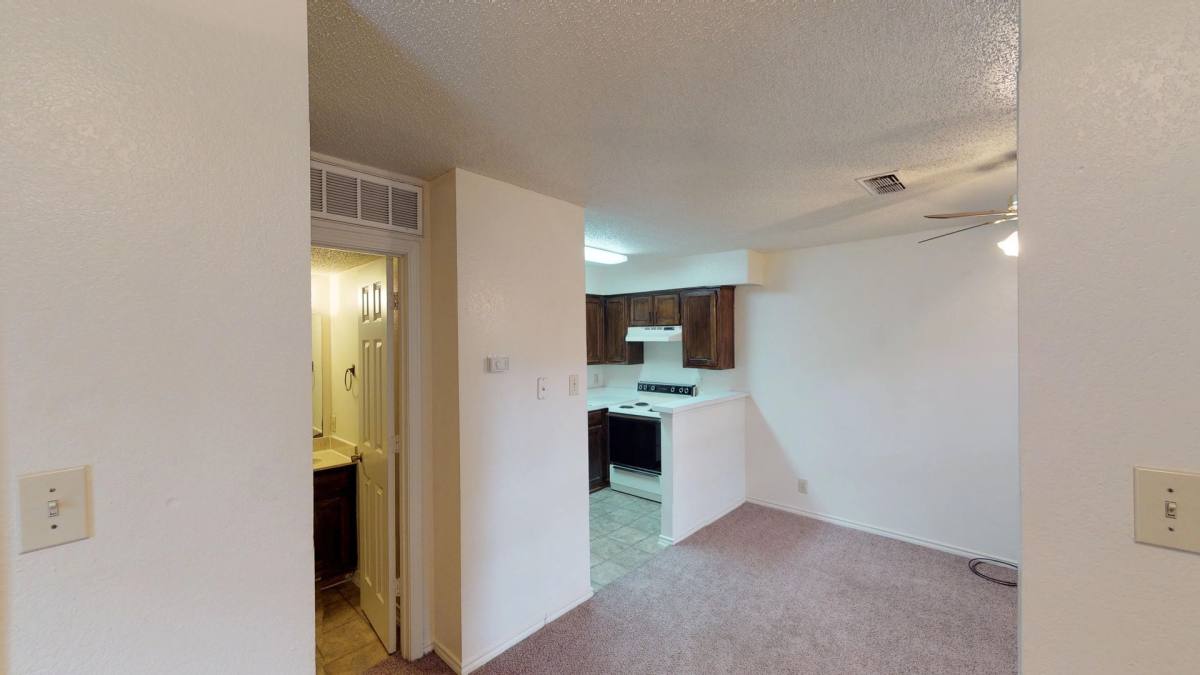 Apartment for rent at 922-926 Cleveland St, Denton, TX 76201