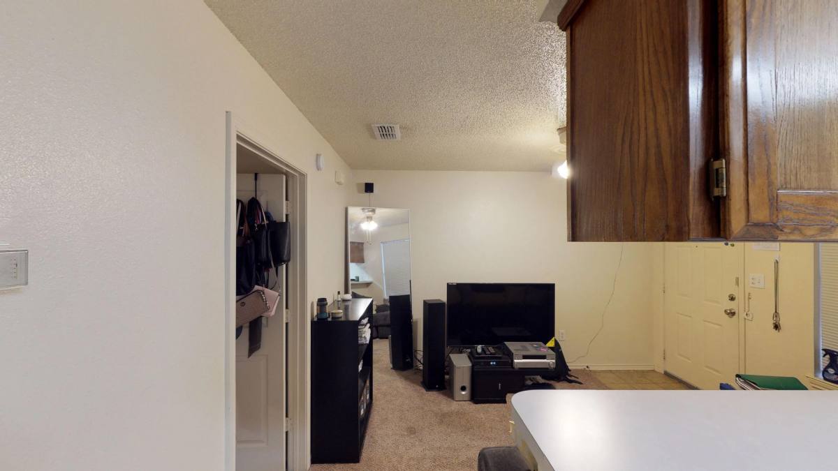 Apartment for rent at 515 W Mulberry St, Denton, TX 76201