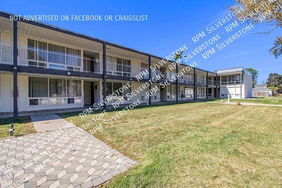 Apartment for rent at 3415 Fairmont Rd #2, Royal Oak, MI 48073