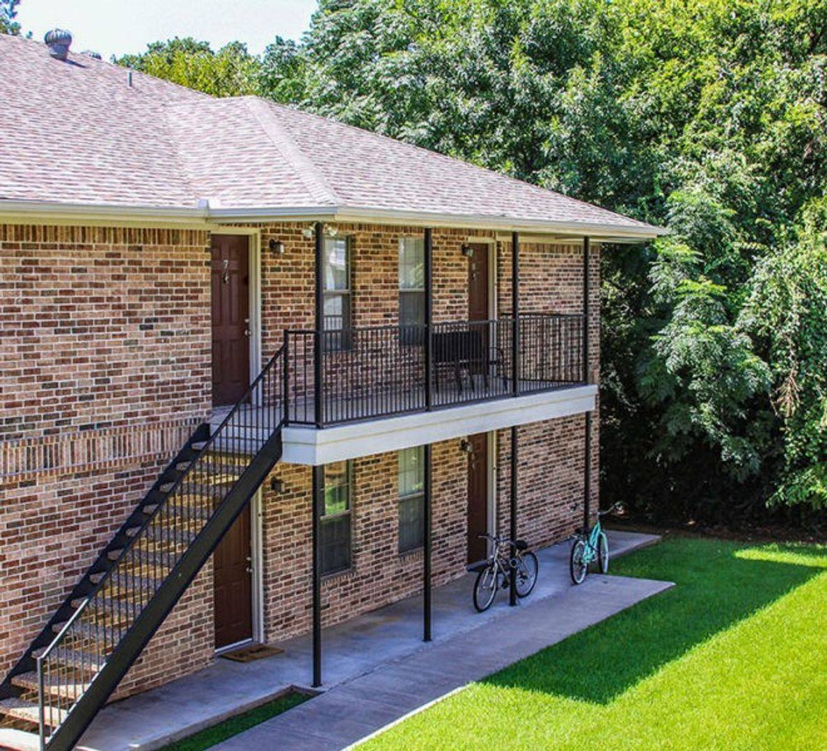 Apartment for rent at 712 W Sycamore St, Denton, TX 76201