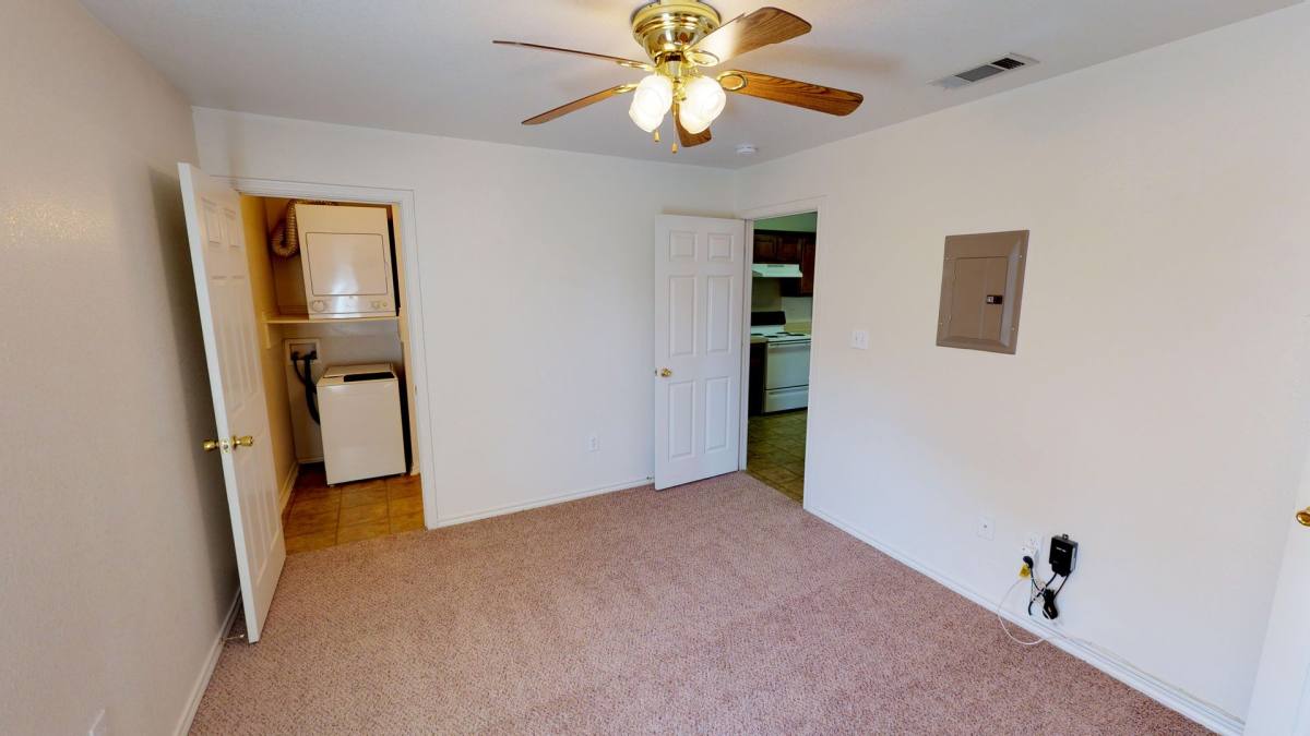 Apartment for rent at 712 W Sycamore St, Denton, TX 76201