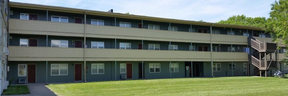 Apartment for rent at 736 E 12th Ave, Emporia, KS 66801