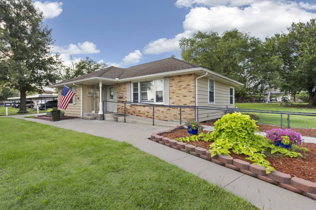 Apartment for rent at 1931 W 24th St, Emporia, KS 66801