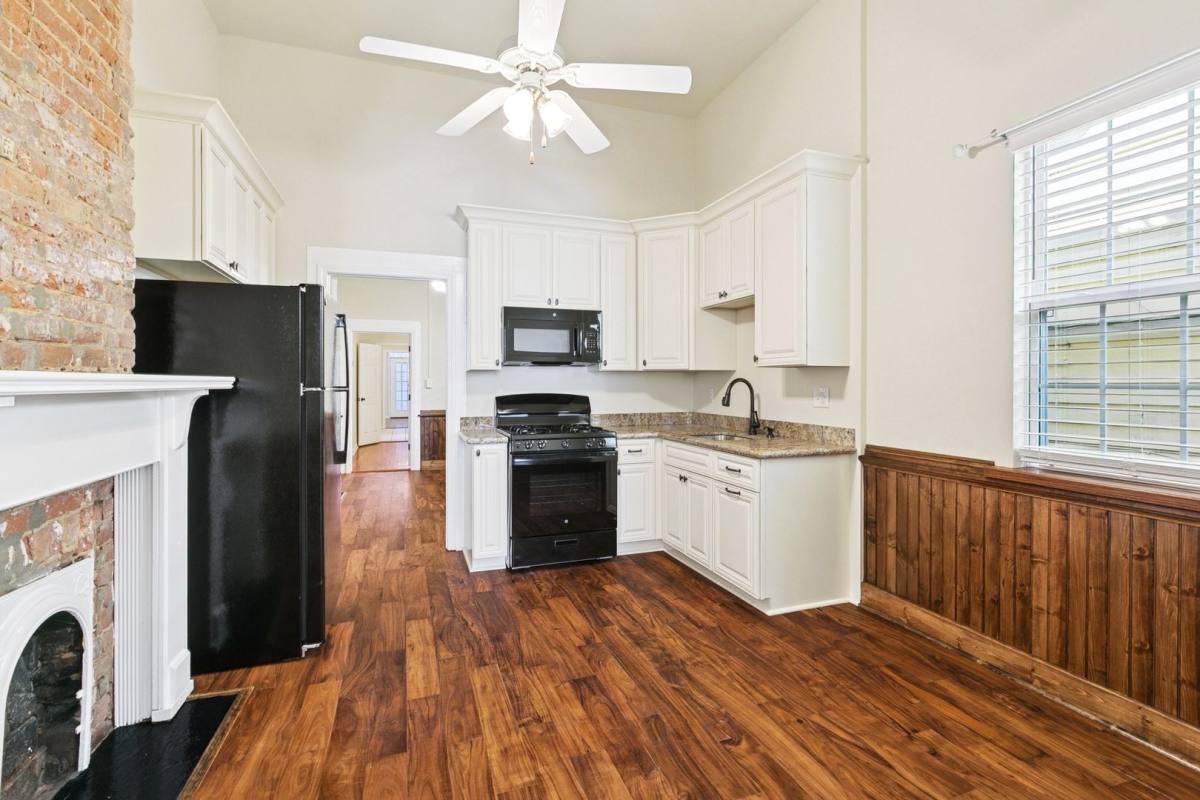Apartment for rent at 4535-4537 Tchoupitoulas St, New Orleans, LA 70115