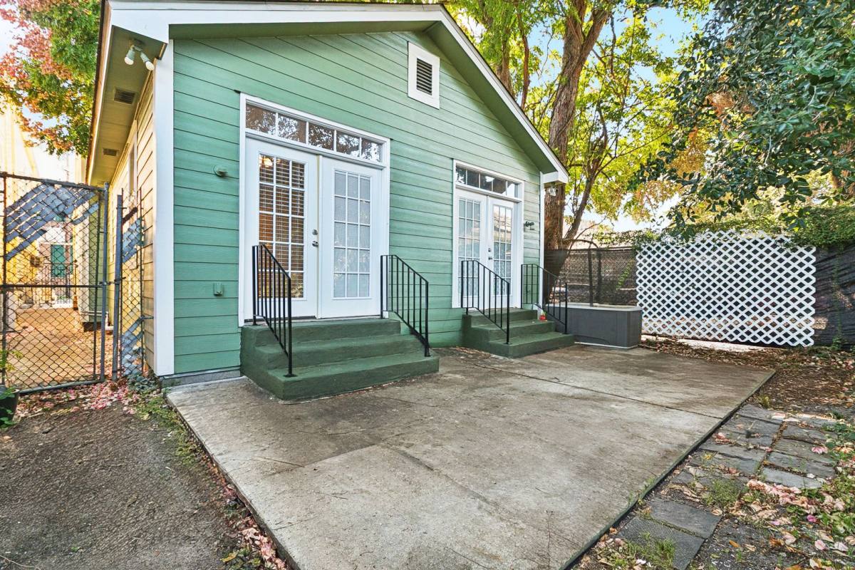 Apartment for rent at 4535-4537 Tchoupitoulas St, New Orleans, LA 70115