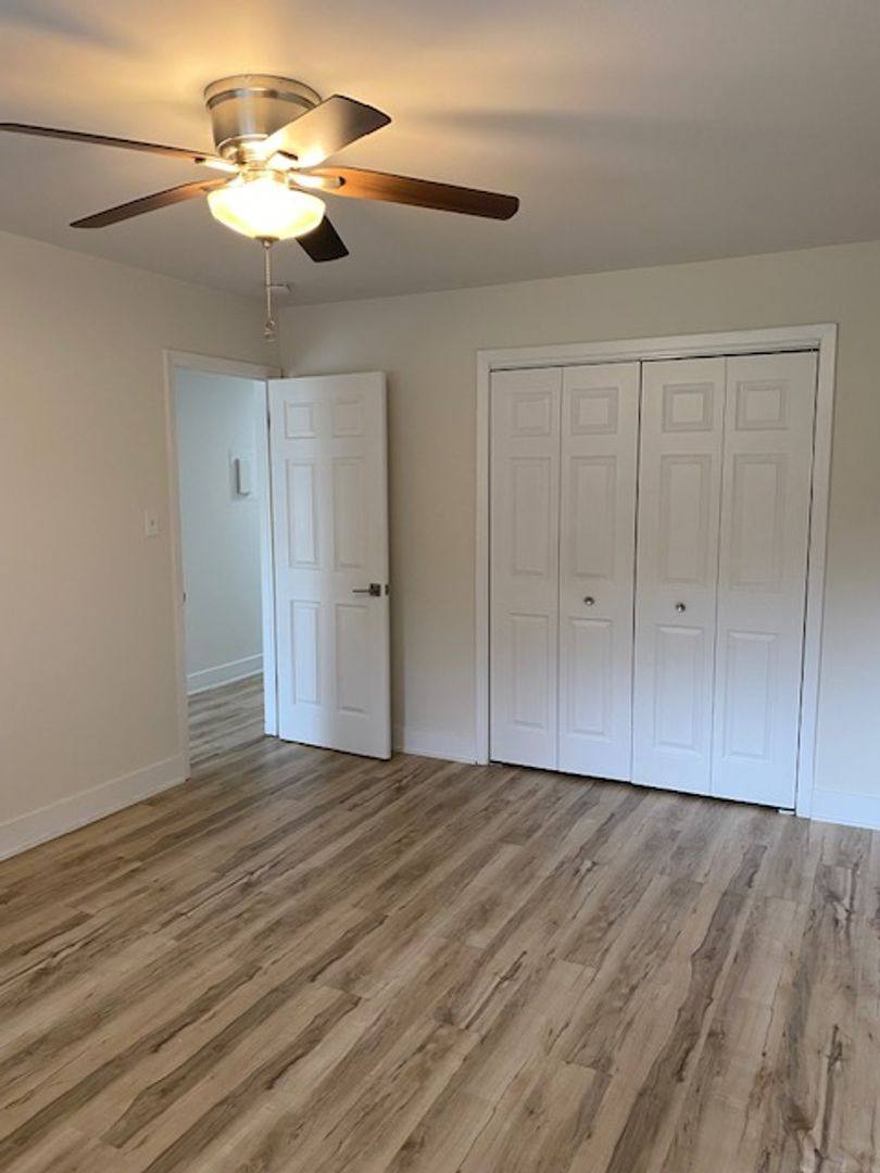 Apartment for rent at 1250 Old Bond Court, Glen Ellyn, IL 60137