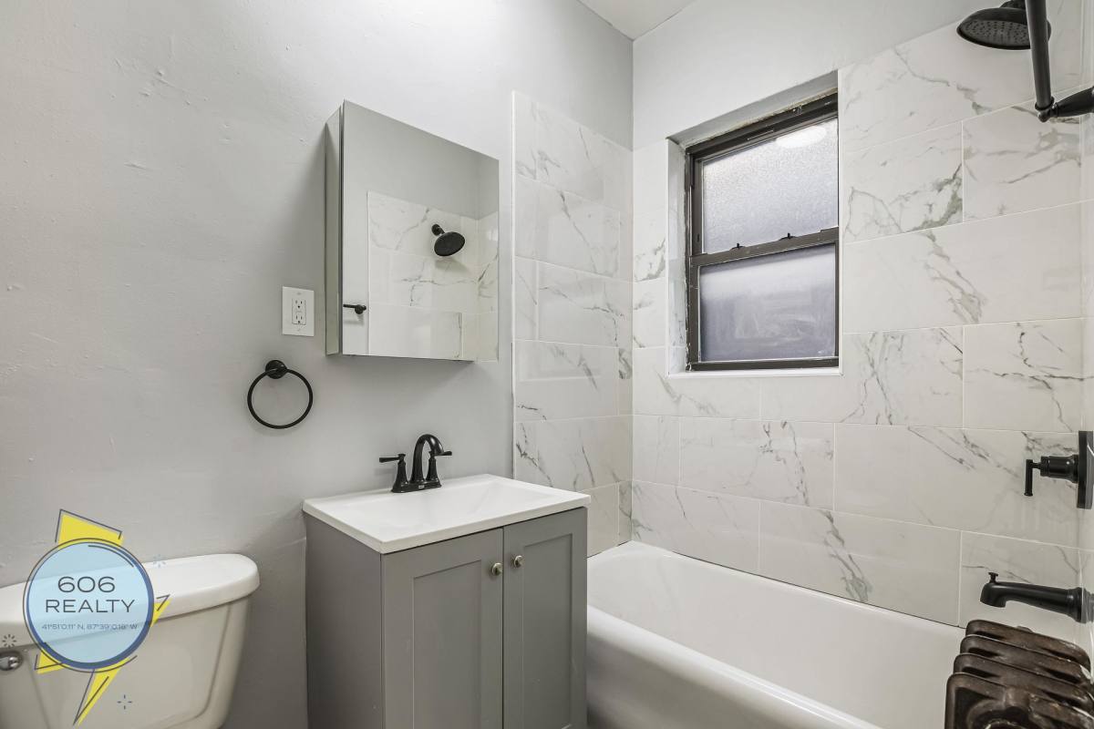 Apartment for rent at 5240 S Drexel Ave, Chicago, IL 60615