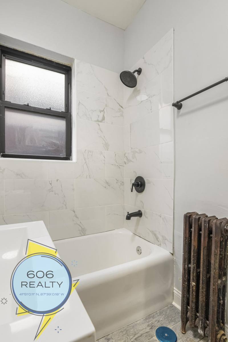 Apartment for rent at 5240 S Drexel Ave, Chicago, IL 60615