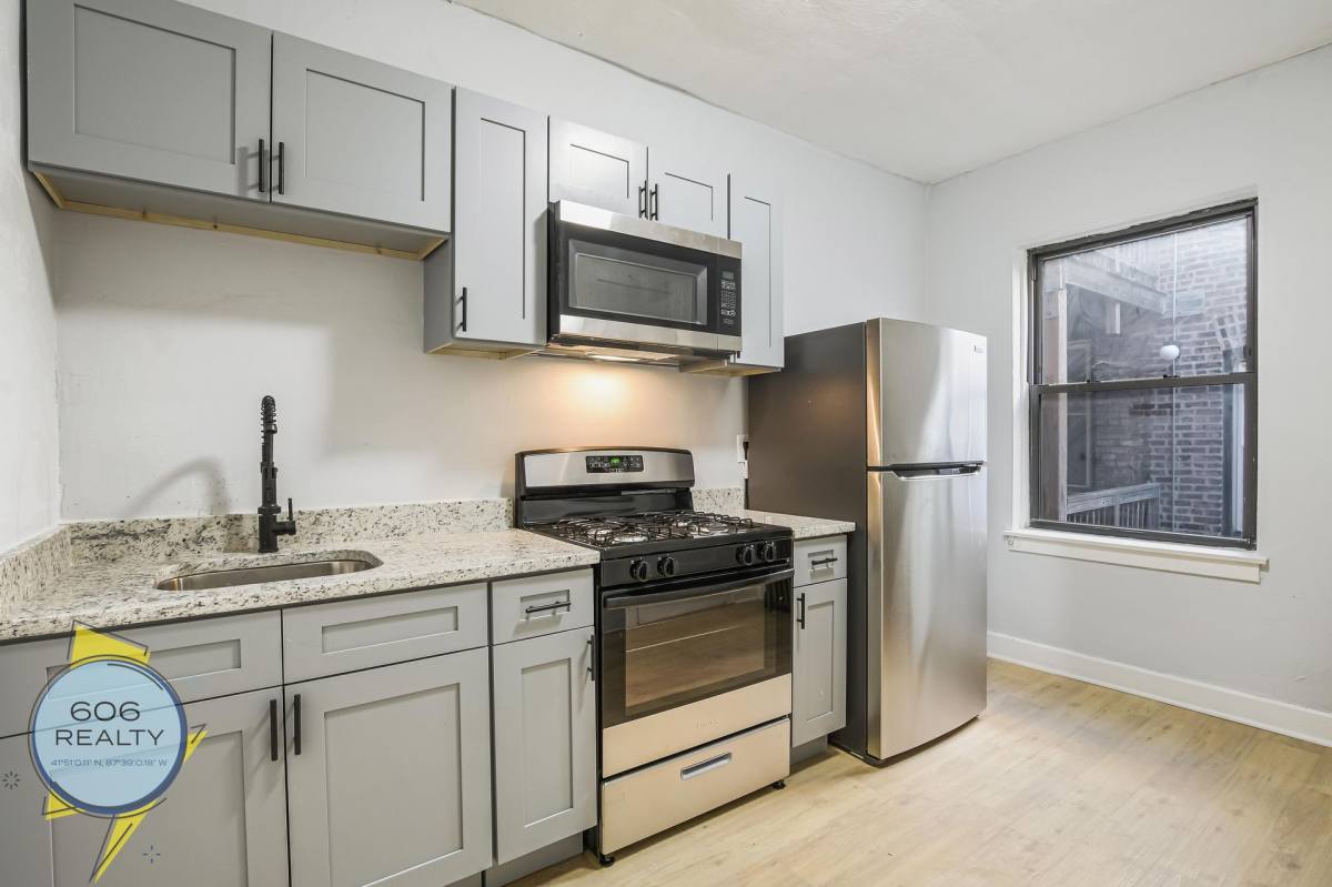 Apartment for rent at 5240 S Drexel Ave, Chicago, IL 60615