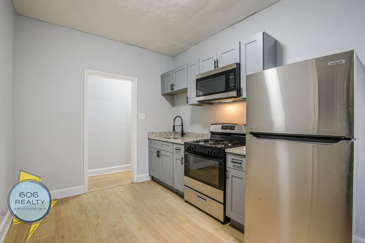 Apartment for rent at 5240 S Drexel Ave, Chicago, IL 60615