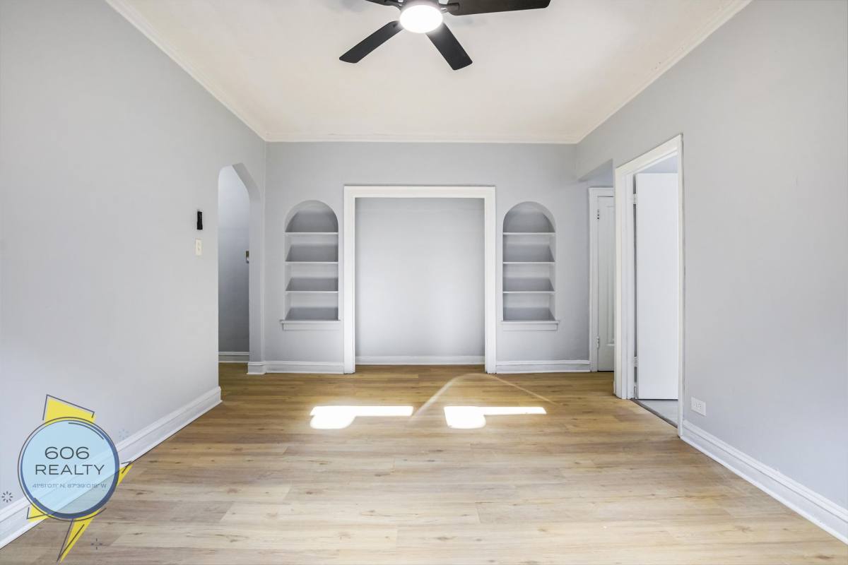 Apartment for rent at 5240 S Drexel Ave, Chicago, IL 60615