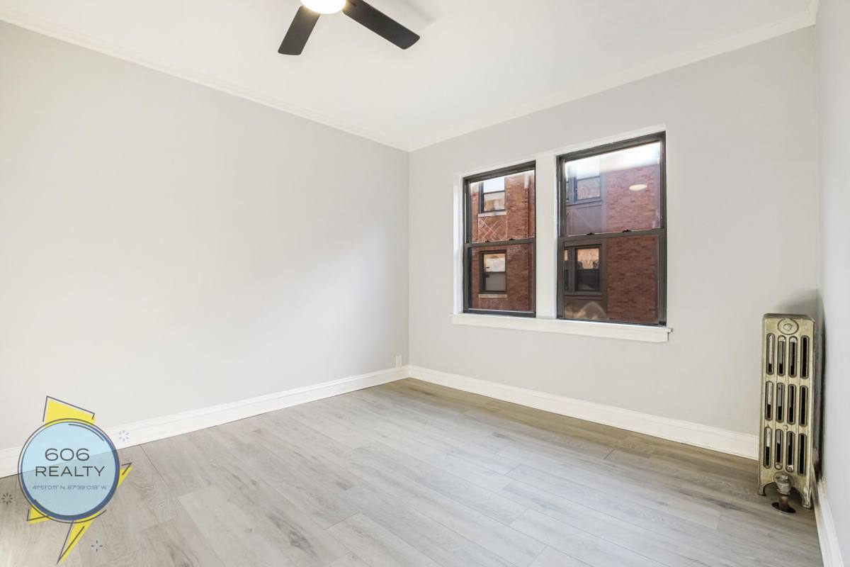 Apartment for rent at 5240 S Drexel Ave, Chicago, IL 60615