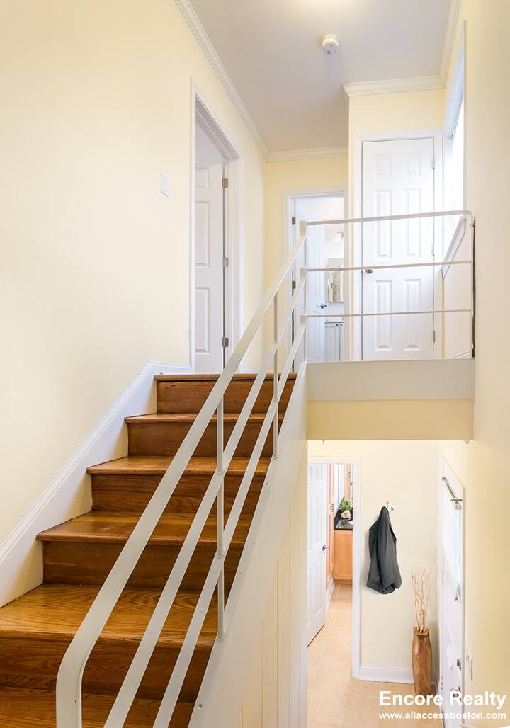 Apartment for rent at 80 Thornton Rd, Chestnut Hill, MA 02467