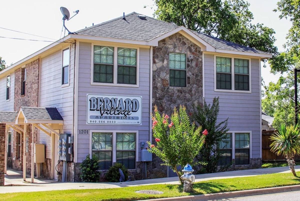 Townhouse for rent at 1201 Bernard St, Denton, TX 76201