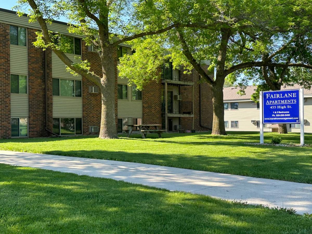 Apartment for rent at 455 High St NE, Hutchinson, MN 55350