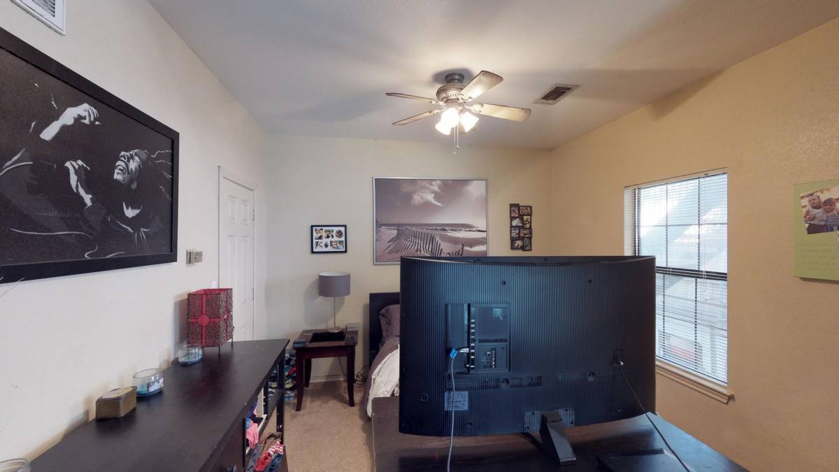 Apartment for rent at 924 W Prairie St, Denton, TX 76201