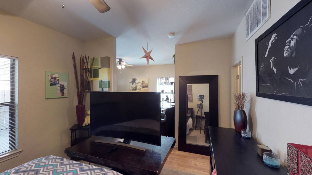 Apartment for rent at 924 W Prairie St, Denton, TX 76201